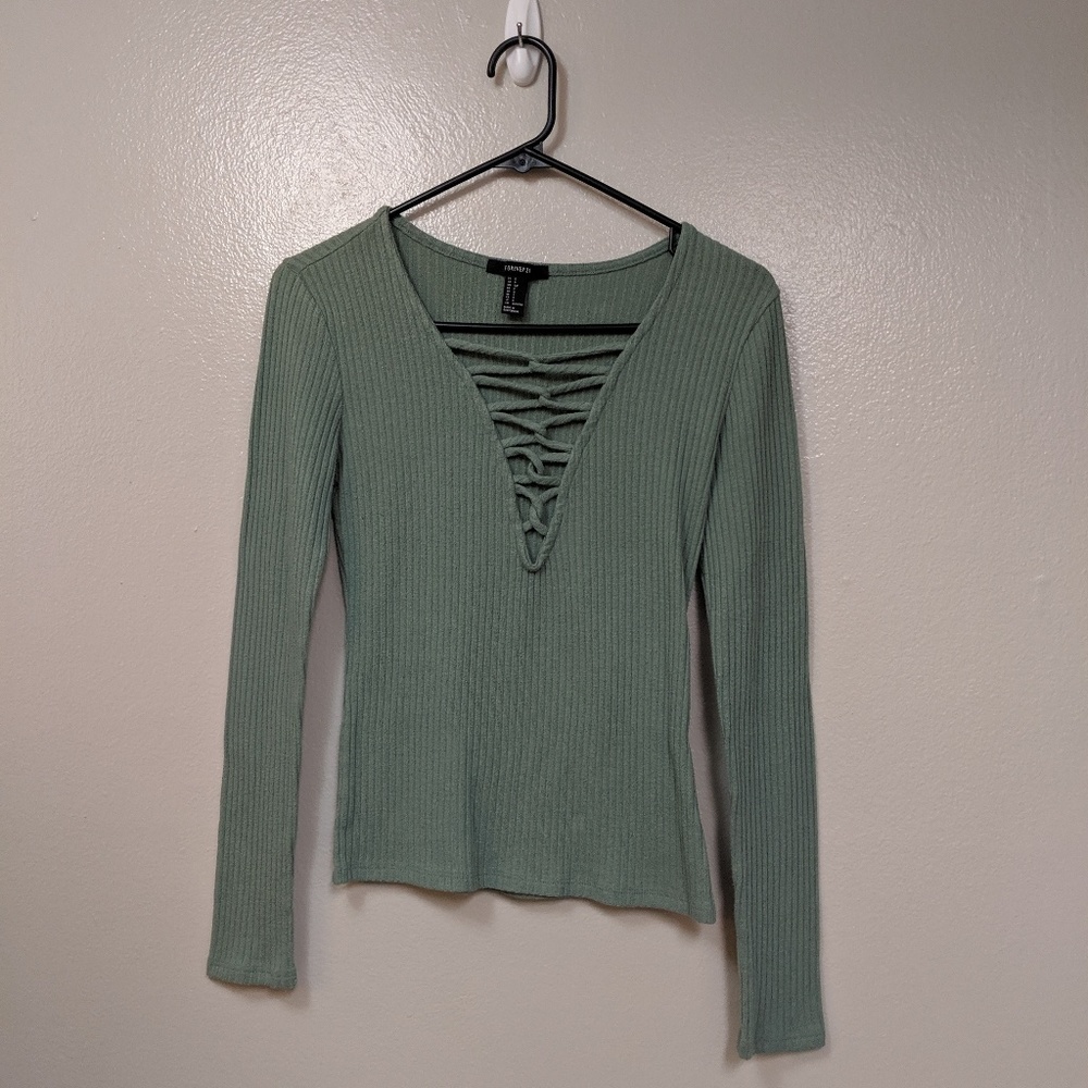 Long sleeve knit top